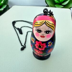 Painted Matryoshka Wooden Russian Nesting Doll Pendant Necklace Black Chain Vtg